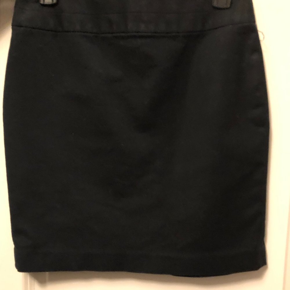 Banana Republic size 4P black skirt